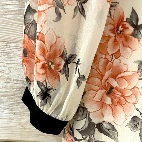 FOREVER 21 | Women’s Contemporary Floral Mini Dress Medium - Picture 6 of 7